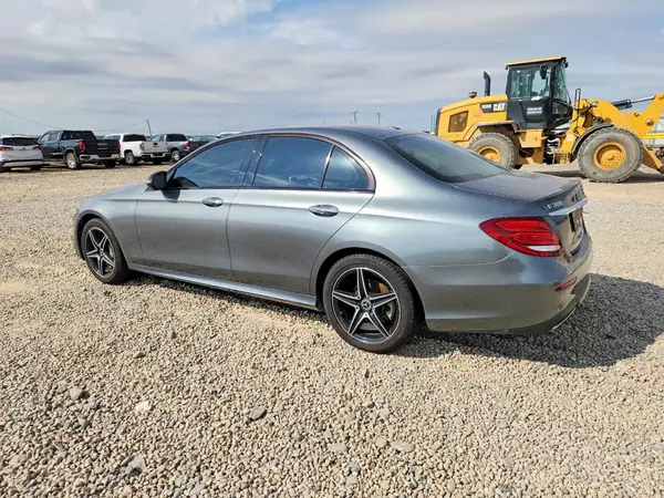 WDDZF4JB3KA563267 — 2019 Mercedes-Benz E-Klasse, фото 2 с аукциона Copart, Передняя часть