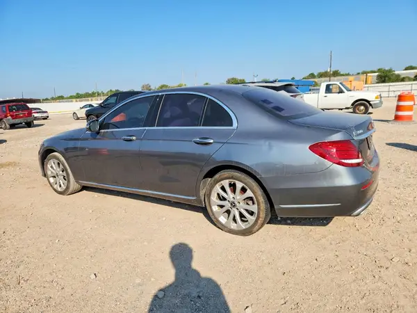 WDDZF4JB4KA523991 — 2019 Mercedes-Benz E-Klasse, фото 2 с аукциона Copart 12.10.2026, Механические повреждения