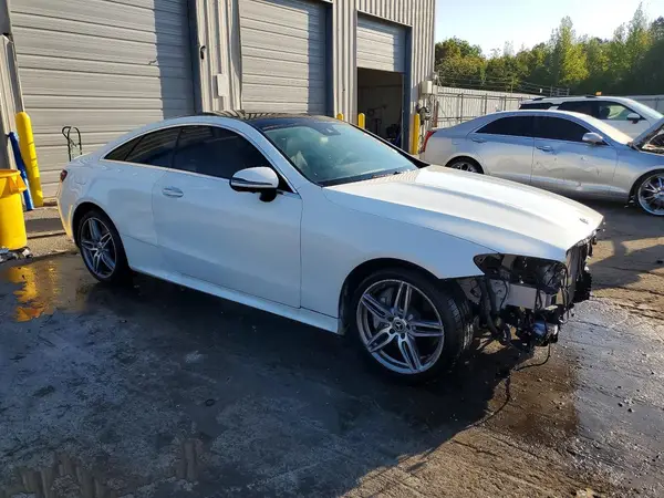 WDD1J6HB7KF093504 — 2019 Mercedes-Benz E-Klasse, фото 4 с аукциона Copart, Передняя часть