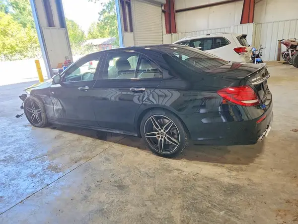 WDDZF6BB7KA680604 — 2019 Mercedes-Benz E-Klasse, фото 2 с аукциона Copart, Передняя часть