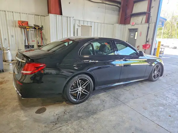 WDDZF6BB7KA680604 — 2019 Mercedes-Benz E-Klasse, фото 3 с аукциона Copart, Передняя часть