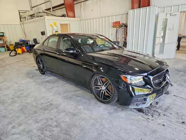 WDDZF6BB7KA680604 — 2019 Mercedes-Benz E-Klasse, фото 4 с аукциона Copart, Передняя часть