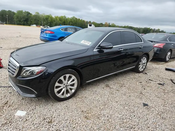 WDDZF4JB1KA488259 — 2019 Mercedes-Benz E-Klasse, Подтопление (Water/Flood), фото до ремонта