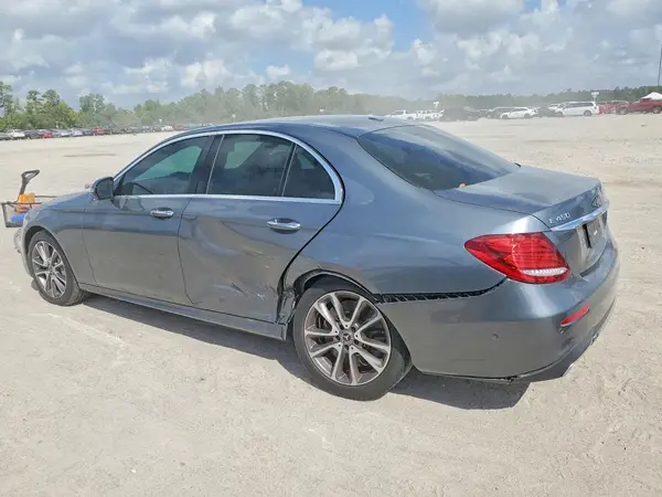 W1KZF6JB9LA763549 — 2020 Mercedes-Benz E-Klasse, фото 2 с аукциона Copart, Боковая часть