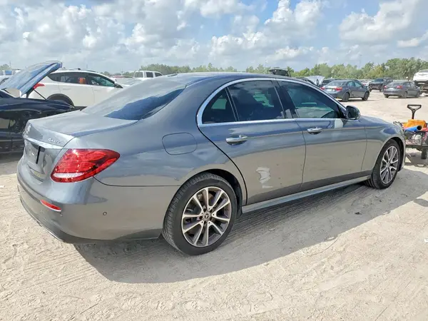 W1KZF6JB9LA763549 — 2020 Mercedes-Benz E-Klasse, фото 3 с аукциона Copart, Боковая часть
