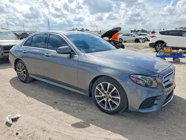 W1KZF6JB9LA763549 — 2020 Mercedes-Benz E-Klasse, фото 4 с аукциона Copart, Боковая часть
