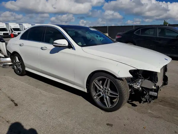 W1KZF8DB5LA835256 — 2020 Mercedes-Benz E-Klasse, фото 4 с аукциона Copart, Передняя часть