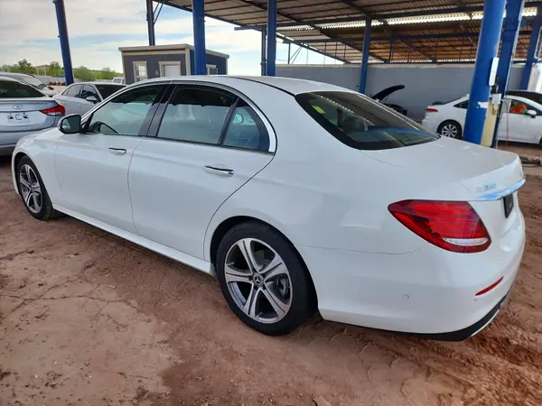 W1KZF8DB0LA827193 — 2020 Mercedes-Benz E-Klasse, фото 2 с аукциона Copart, Механические повреждения