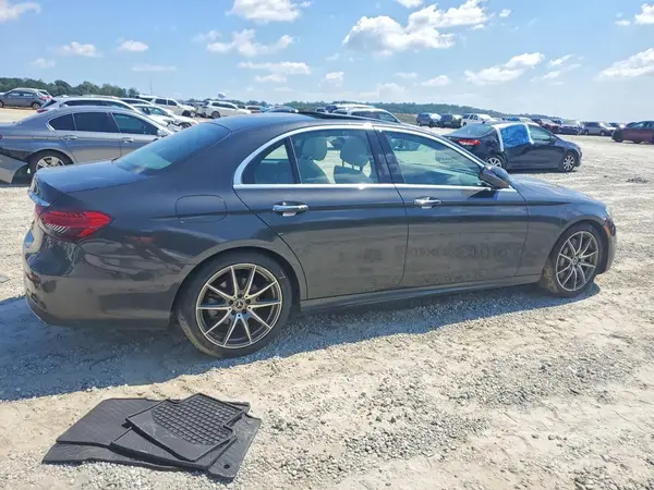 W1KZF8DB0MA893163 — 2021 Mercedes-Benz E-Klasse, фото 3 с аукциона Copart, Боковая часть
