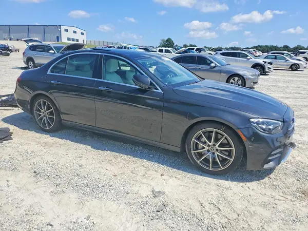 W1KZF8DB0MA893163 — 2021 Mercedes-Benz E-Klasse, фото 4 с аукциона Copart, Боковая часть