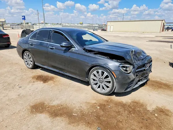 W1KZF8DB2MA950916 — 2021 Mercedes-Benz E-Klasse, фото 4 с аукциона Copart, Передняя часть