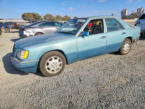WDBEA32E3RC128823 — 1994 Mercedes-Benz E, Задняя часть (Rear End), фото до ремонта