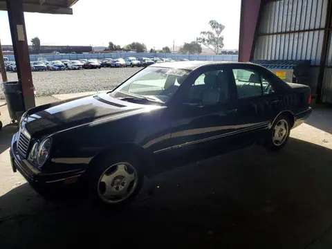 WDBJF70H5XA897918 — 1999 Mercedes-Benz E, Боковая часть (Side), фото до ремонта