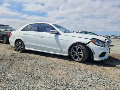 2016 Mercedes-Benz E VIN WDDHF5KBXGB304700 фото 4