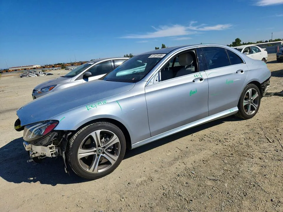 2018 Mercedes-Benz E VIN WDDZF4KB7JA340453 фото 1
