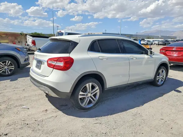 WDCTG4EB4GJ245313 — 2016 Mercedes-Benz GLA-Klasse, фото 3 с аукциона Copart, Мелкие вмятины и царапины