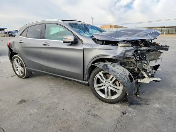 WDCTG4EB7HJ313315 — 2017 Mercedes-Benz GLA-Klasse, фото 4 с аукциона Copart, Передняя часть