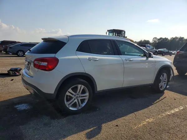 WDCTG4EB9JJ465585 — 2018 Mercedes-Benz GLA-Klasse, фото 3 с аукциона Copart 12.10.2026, Передняя часть