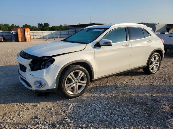 WDCTG4EB7JJ456125 — 2018 Mercedes-Benz GLA-Klasse, Передняя часть (Front End), фото до ремонта