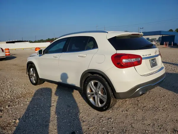 WDCTG4EB7JJ456125 — 2018 Mercedes-Benz GLA-Klasse, фото 2 с аукциона Copart, Передняя часть