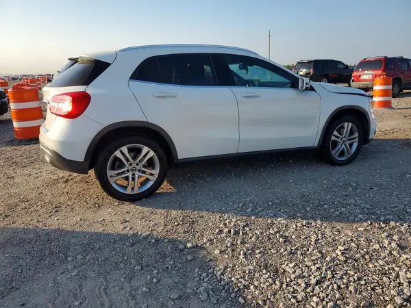 WDCTG4EB7JJ456125 — 2018 Mercedes-Benz GLA-Klasse, фото 3 с аукциона Copart, Передняя часть