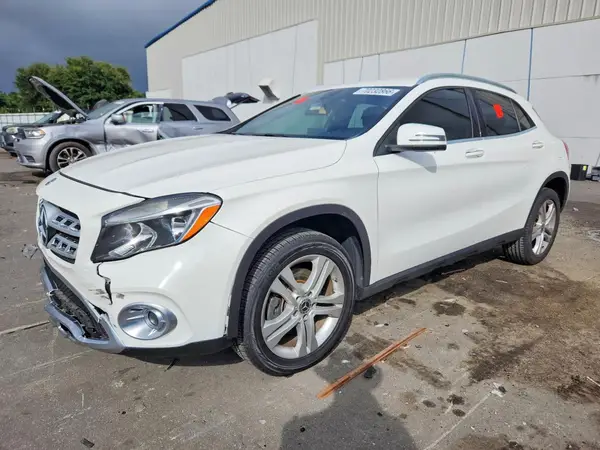 WDCTG4EB3JJ484021 — 2018 Mercedes-Benz GLA-Klasse, Передняя часть (Front End), фото до ремонта
