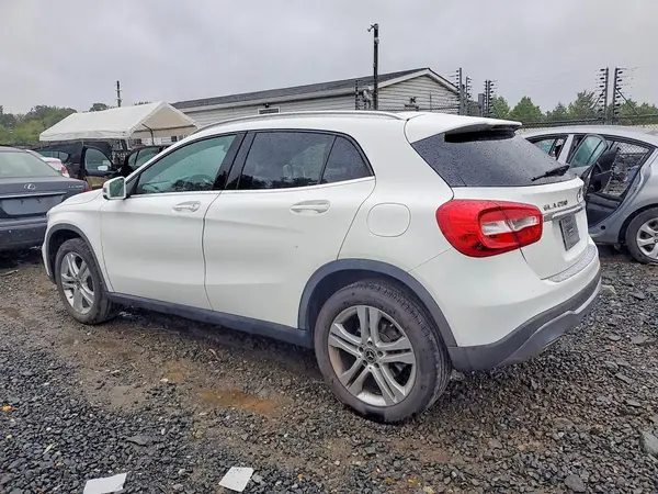 WDCTG4GB8KJ536127 — 2019 Mercedes-Benz GLA-Klasse, фото 2 с аукциона Copart, Боковая часть