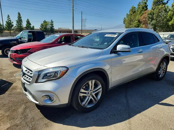WDCTG4EB9KJ578129 — 2019 Mercedes-Benz GLA-Klasse, Передняя часть (Front End), фото до ремонта