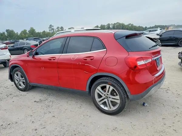 WDCTG4EB0KU010723 — 2019 Mercedes-Benz GLA-Klasse, фото 2 с аукциона Copart, Передняя часть