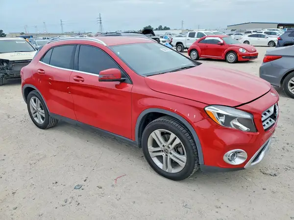 WDCTG4EB0KU010723 — 2019 Mercedes-Benz GLA-Klasse, фото 4 с аукциона Copart, Передняя часть