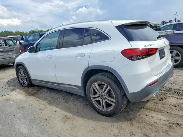 W1N4N4GBXMJ253501 — 2021 Mercedes-Benz GLA-Klasse, фото 2 с аукциона Copart 08.10.2026, Передняя часть