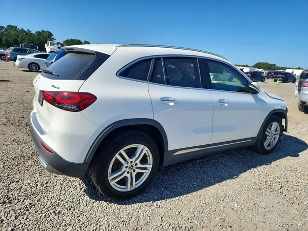 W1N4N4HB3MJ231094 — 2021 Mercedes-Benz GLA-Klasse, фото 3 с аукциона Copart, Передняя часть