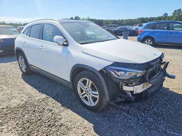 W1N4N4HB3MJ231094 — 2021 Mercedes-Benz GLA-Klasse, фото 4 с аукциона Copart, Передняя часть