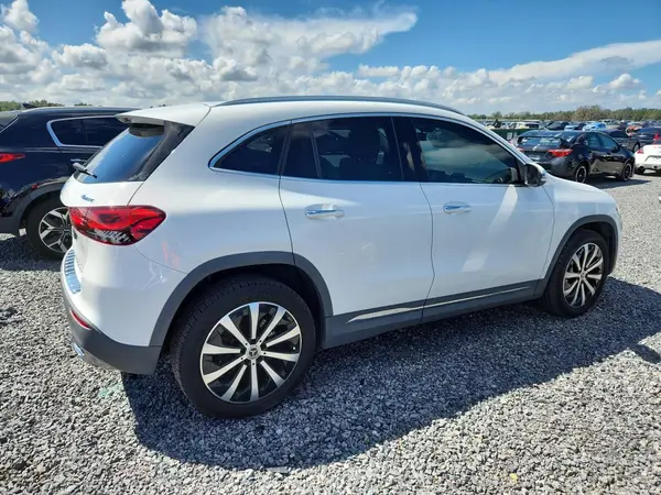 W1N4N4HB6MJ283089 — 2021 Mercedes-Benz GLA-Klasse, фото 3 с аукциона Copart 02.10.2026, Естественный износ