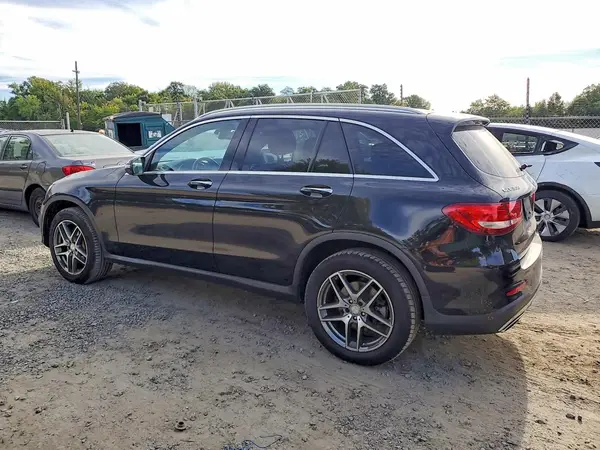 WDC0G4KB7HF179397 — 2017 Mercedes-Benz GLC, фото 2 с аукциона Copart 07.10.2026, Подтопление