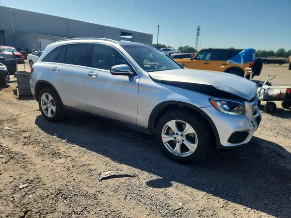 WDC0G4KB3HF134831 — 2017 Mercedes-Benz GLC, фото 4 с аукциона Copart 30.09.2026, Передняя часть