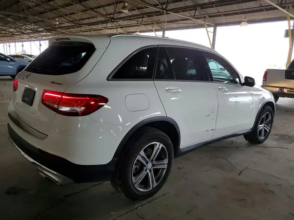 WDC0G4KB7HF122276 — 2017 Mercedes-Benz GLC, фото 3 с аукциона Copart, Передняя часть