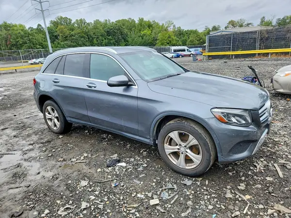WDC0G4KB8HF137076 — 2017 Mercedes-Benz GLC, фото 4 с аукциона Copart 02.10.2026, VIN отсутствует или изменён