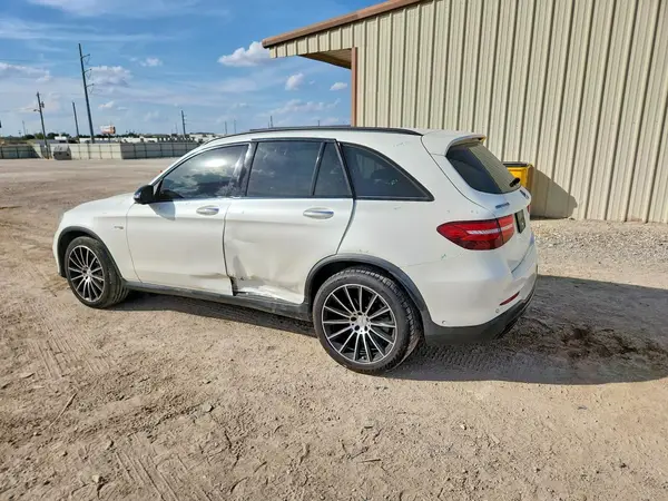 WDC0G6EB9HF192529 — 2017 Mercedes-Benz GLC, фото 2 с аукциона Copart, Боковая часть