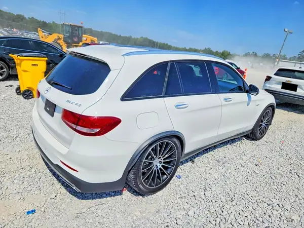 WDC0G6EB8HF197768 — 2017 Mercedes-Benz GLC, фото 3 с аукциона Copart 14.10.2026, Мелкие вмятины и царапины