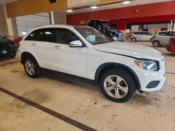 WDC0G4KB8JV028855 — 2018 Mercedes-Benz GLC, фото 4 с аукциона Copart 13.10.2026, Передняя часть