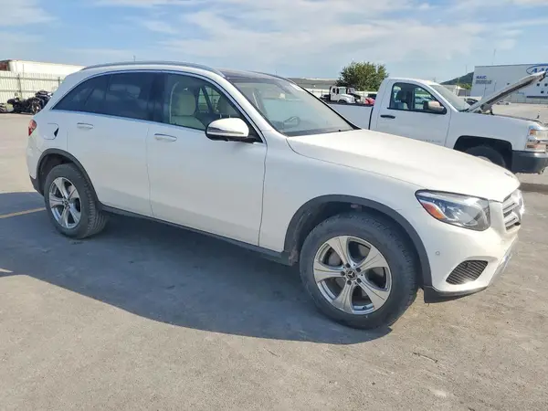 WDC0G4KB8JV107216 — 2018 Mercedes-Benz GLC, фото 4 с аукциона Copart 02.10.2026, Мелкие вмятины и царапины