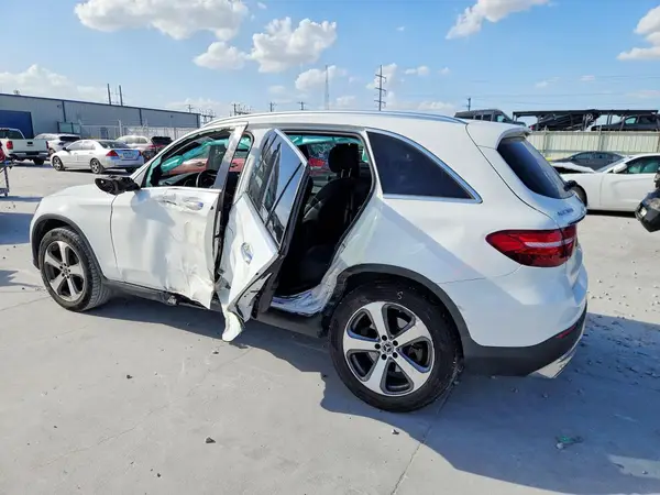 WDC0G4JB7KF574740 — 2019 Mercedes-Benz GLC, фото 2 с аукциона Copart, Боковая часть