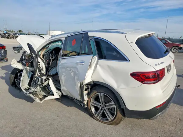 W1N0G8DB9MV303978 — 2021 Mercedes-Benz GLC, фото 2 с аукциона Copart, Передняя часть