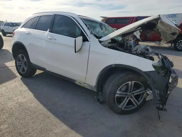 W1N0G8DB9MV303978 — 2021 Mercedes-Benz GLC, фото 4 с аукциона Copart, Передняя часть