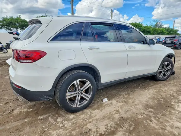 W1N0G8DBXMF932305 — 2021 Mercedes-Benz GLC, фото 3 с аукциона Copart, Передняя часть