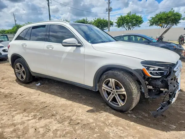 W1N0G8DBXMF932305 — 2021 Mercedes-Benz GLC, фото 4 с аукциона Copart, Передняя часть