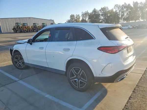 W1NKM4GB5RU040097 — 2024 Mercedes-Benz GLC, фото 2 с аукциона Copart, Передняя часть