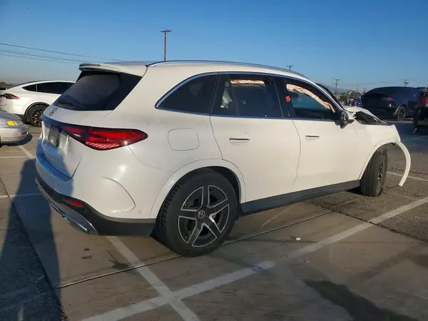 W1NKM4GB5RU040097 — 2024 Mercedes-Benz GLC, фото 3 с аукциона Copart, Передняя часть