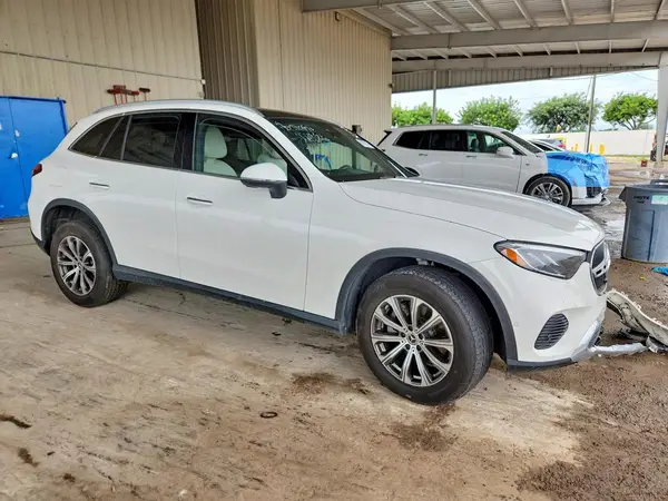 W1NKM4GB4RF193526 — 2024 Mercedes-Benz GLC, фото 4 с аукциона Copart, Передняя часть